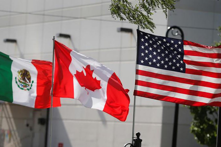 Flags of the US, Canada and Mexico