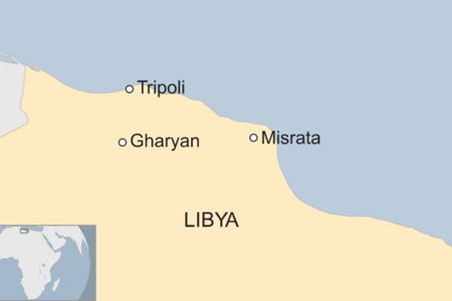Thousands flee amid clashes in Libya