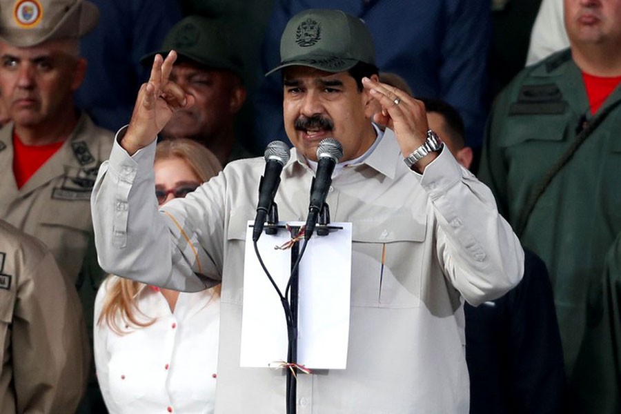 Maduro to recruit more militia to defend him