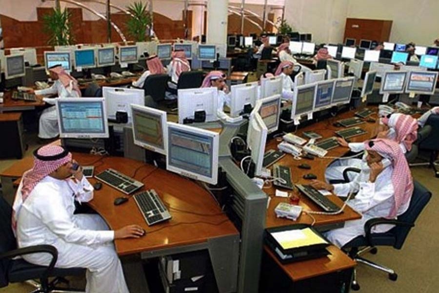 Mideast stocks inch up; Qatar edge down
