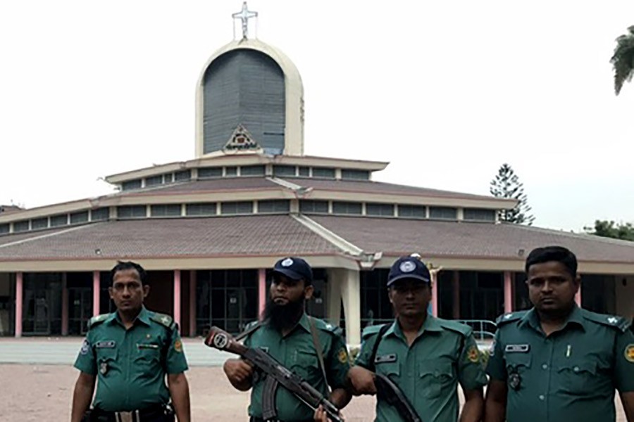 Bangladesh beefs up security in wake of Sri Lanka blasts