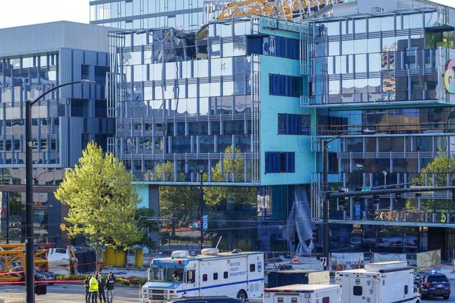 Crane falls from Google building in Seattle killing four