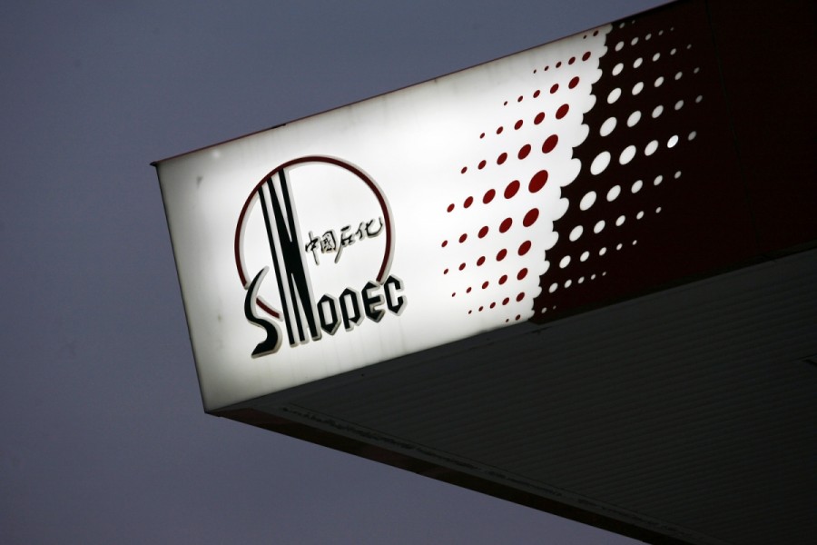 Sinopec logo at one of its gas stations in Hong Kong - Photo: Reuters