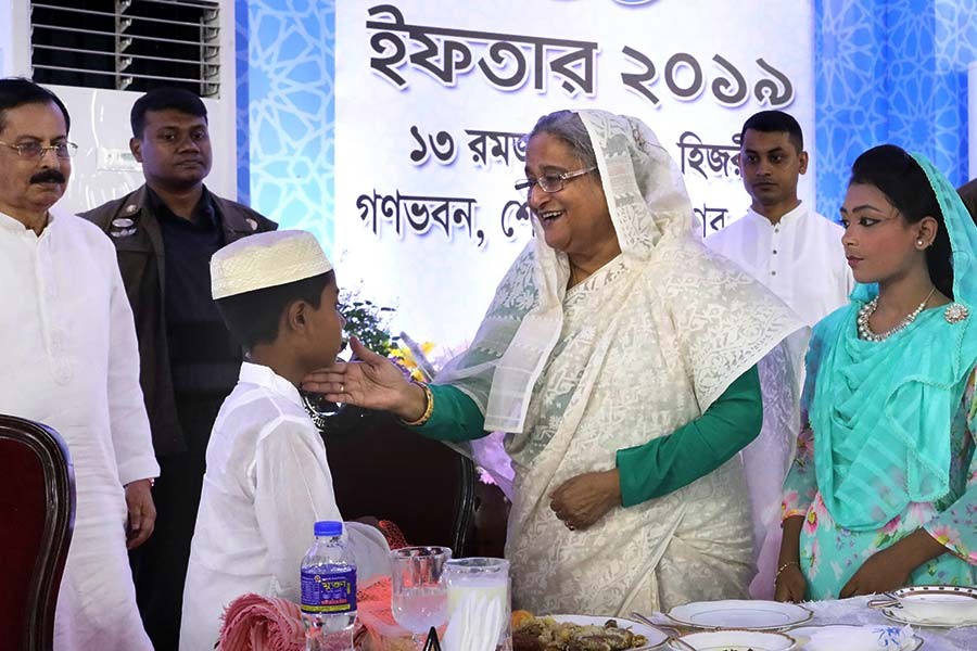 PM hosts iftar for freedom fighters, orphans, relatives