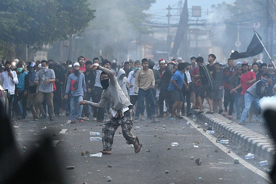 Protesters clash with police in Jakarta, Indonesia, early May 22, 2019 — via Reuters