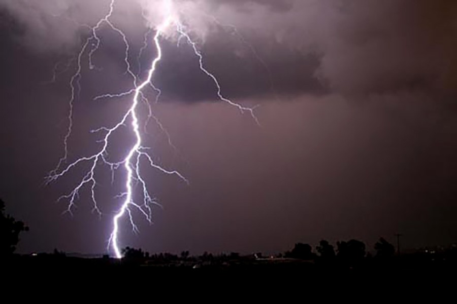 Lightning strikes kill 4 in Naogaon, Joypurhat