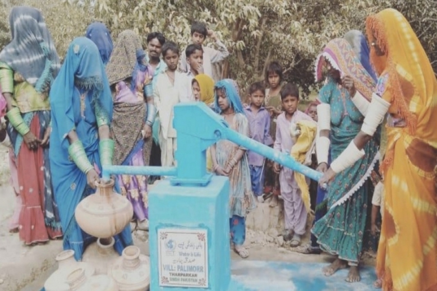 Dubai-based Indian builds water hand pumps in Pakistan