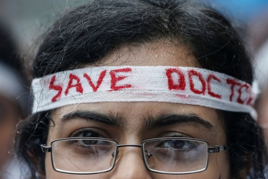 A medical student participates in a protest called by Indian Medical Association (IMA), during a nationwide doctors strike in Kochi, June 17, 2019. Reuters/Sivaram V