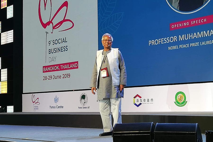 Nobel Laureate Professor Muhammad Yunus addressing the inaugural function of Ninth Social Business Day in Bangkok on Friday. —FE Photo