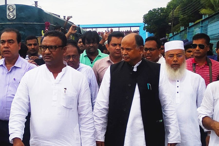 Railways Minister Md Nurul Islam Sujan visiting Benapole Railway Station in Jashore on Wednesday. Photo: UNB