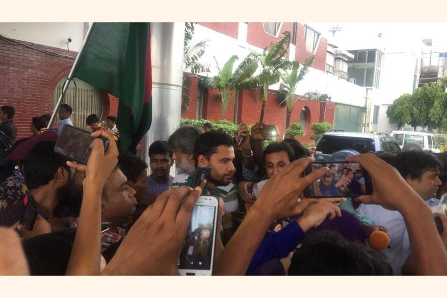 Bangladesh captain Mashrafe Bin Mortaza talking to reporters on Sunday 	— UNB