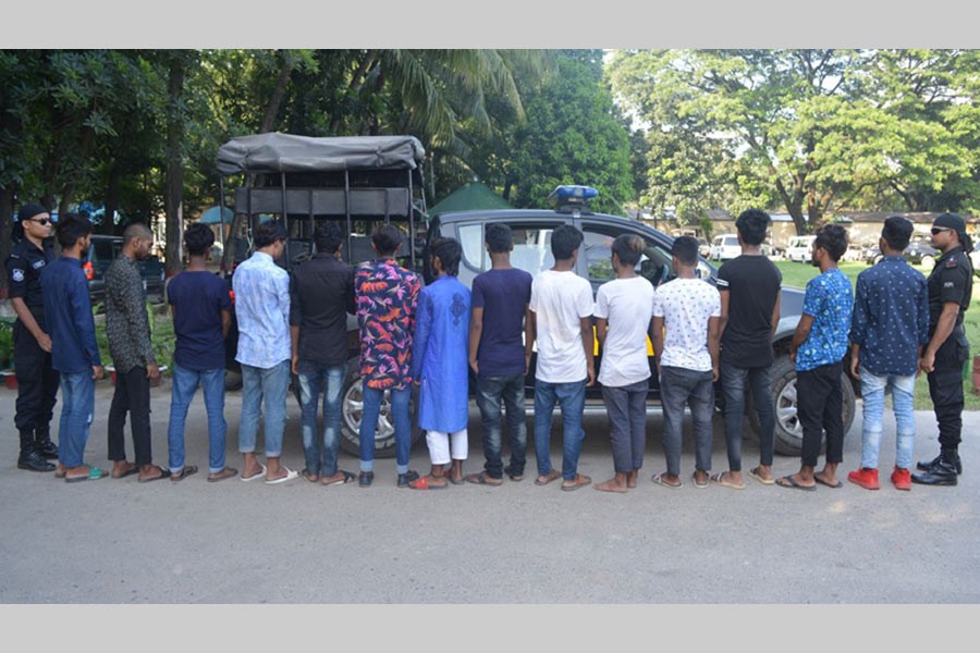 Rab arrests 14 members of ‘teen-gang’