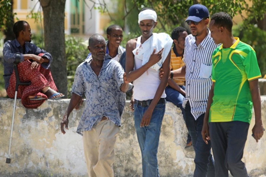 Suicide attack kills six at Mogadishu government HQ