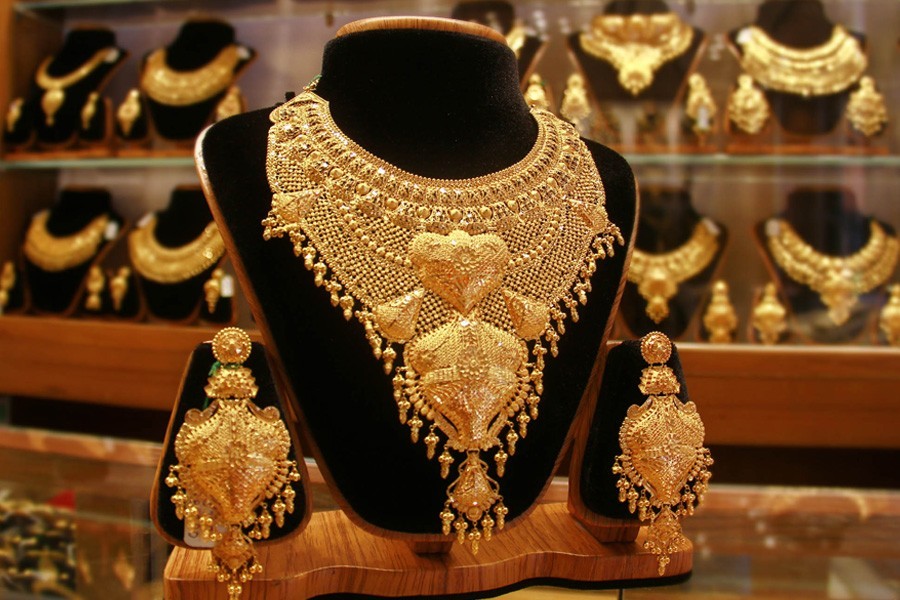 Jewellers raise gold prices