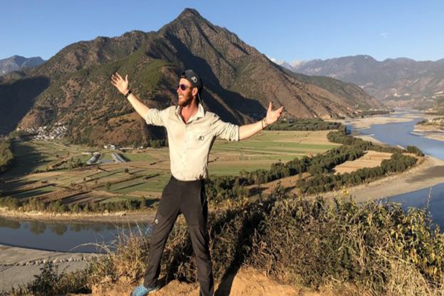 Adventurer finishes 4,000-mile  river Yangtze trek in a year