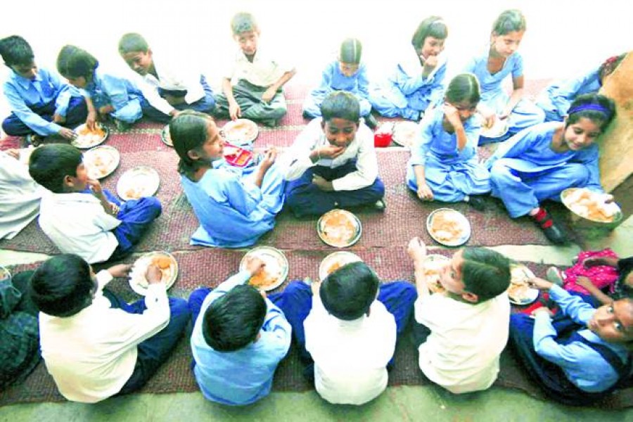 Mid-day meal at pry schools   