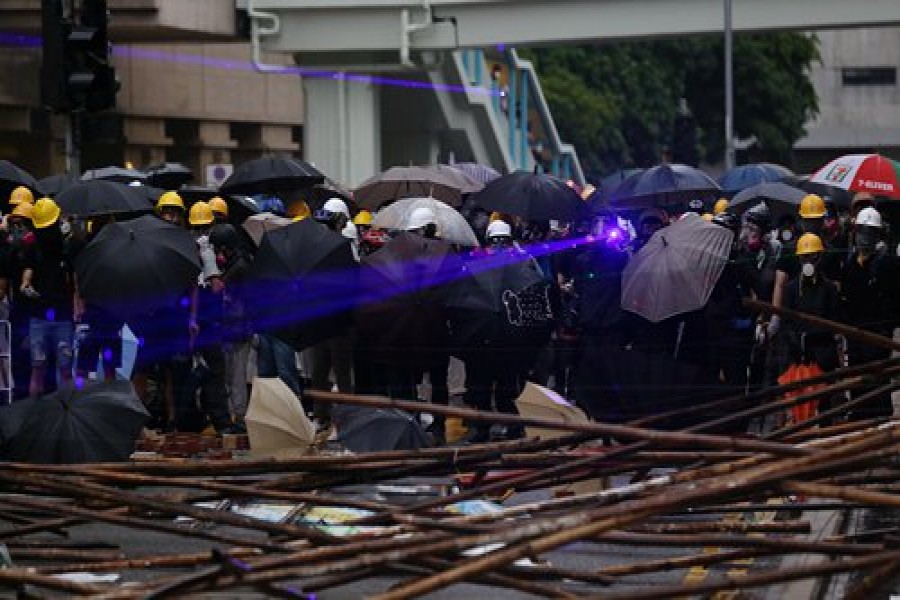 21 HK police hurt in illegal assembly over weekend