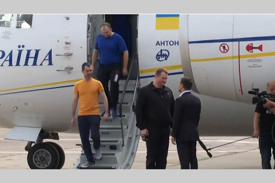 Ukraine, Russia exchange prisoners in landmark deal