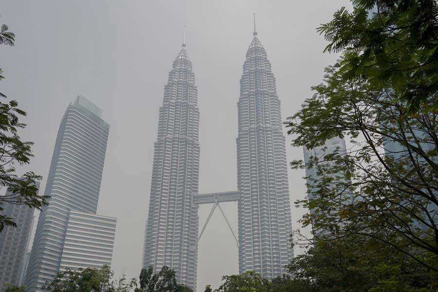 Petronas Twin Towers are shrouded in haze in Kuala Lumpur, Malaysia, Sept. 10, 2019. (Xinhua/Zhu Wei)