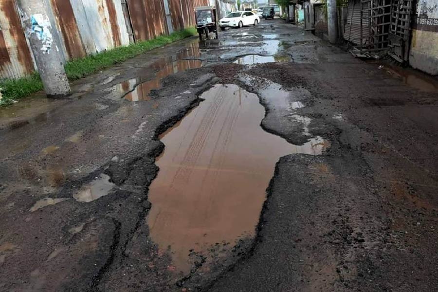 Khulna bypass road remains unrepaired for last 10 years