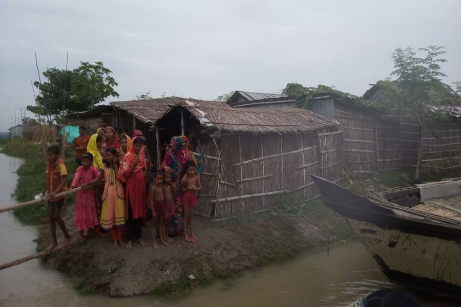 Water levels of Padma, Mohananda recede in C'nawabganj