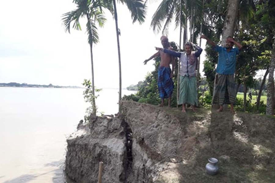 Erosion by the Madhumati river has taken a serious turn at Volanathpur village under Mohammadpur upazila in Magura district    	— FE Photo
