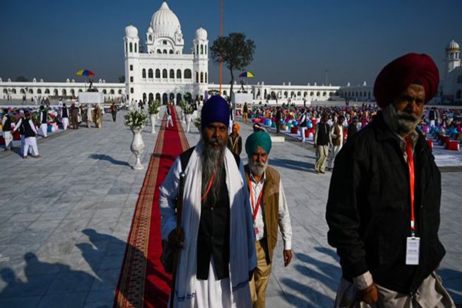 India pilgrims in historic visit to Pakistan temple