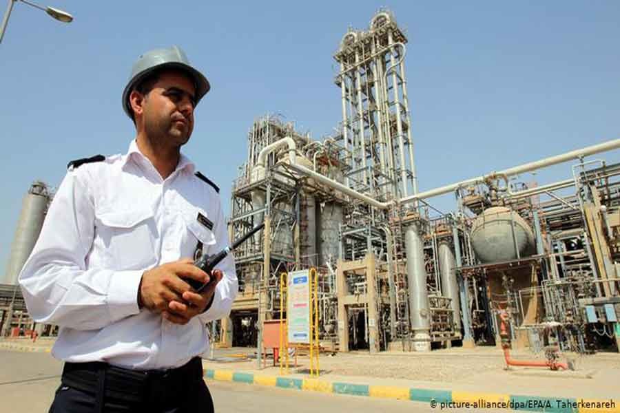 Iran discovers oil field with 53b barrels of crude