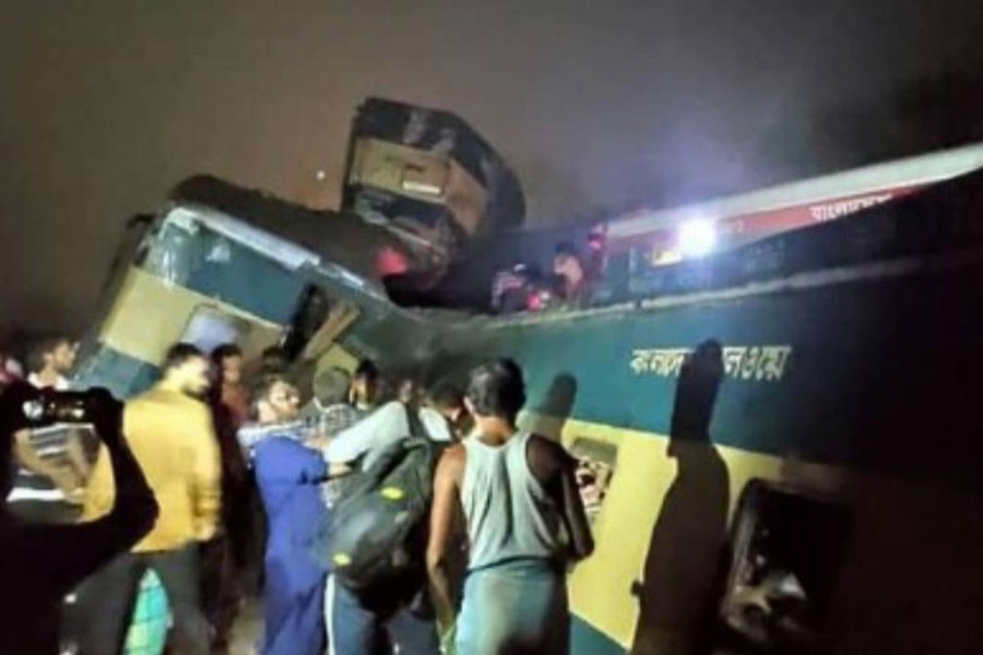Brahmanbaria train crash leaves 16 dead, 100 injured