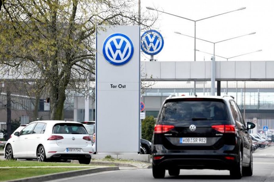 FILE PHOTO: The logo of Volkswagen is seen at their plant in Wolfsburg, Germany, April 12, 2018. REUTERS/Fabian Bimmer/File Photo