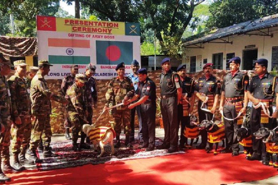 Indian Army gives 10 bomb-sniffing dogs to BD