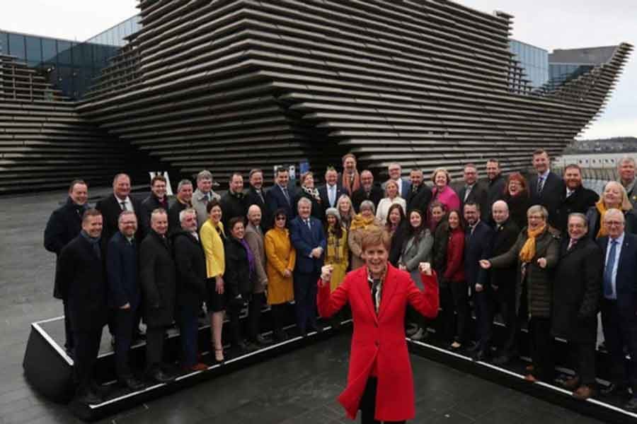 Sturgeon  mulls another Scottish independence vote