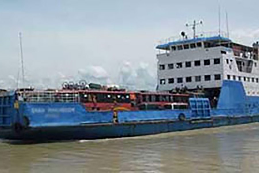 Ferry service on Paturia-Daulatdia route resumes after 4 hours