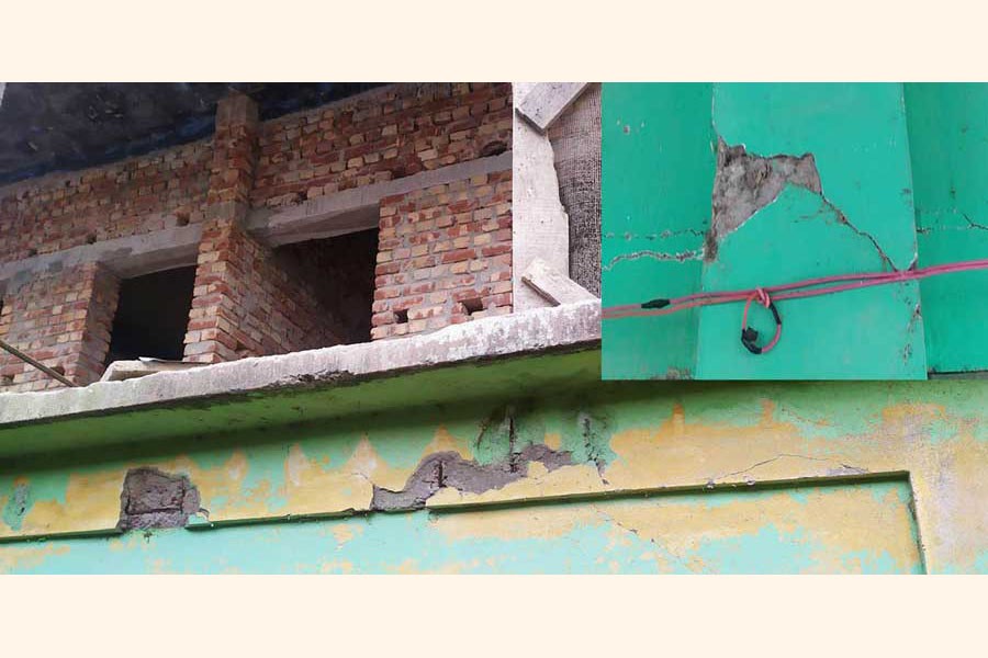 Construction of new floor on 22-year-old one-storey school bldg raises concern