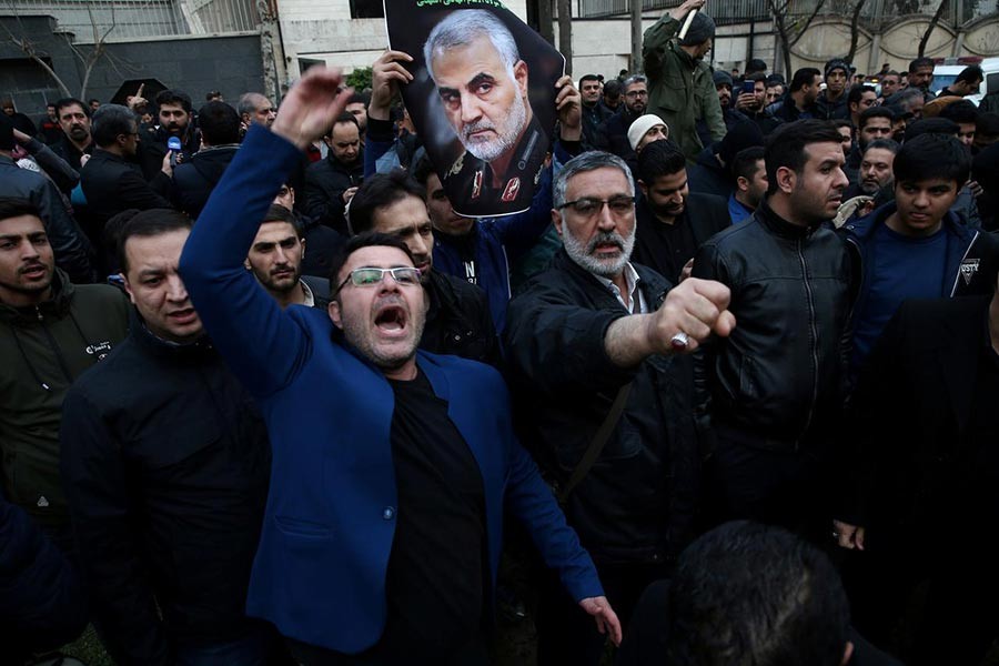 Thousands gather in Baghdad to mourn Soleimani