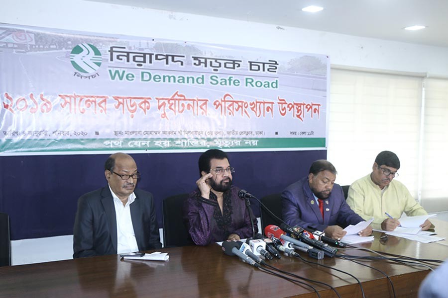 NISCHA Chairman Ilias Kanchan addressing a press conference in Jatiya Press Club in Dhaka on Saturday. -FE Photo