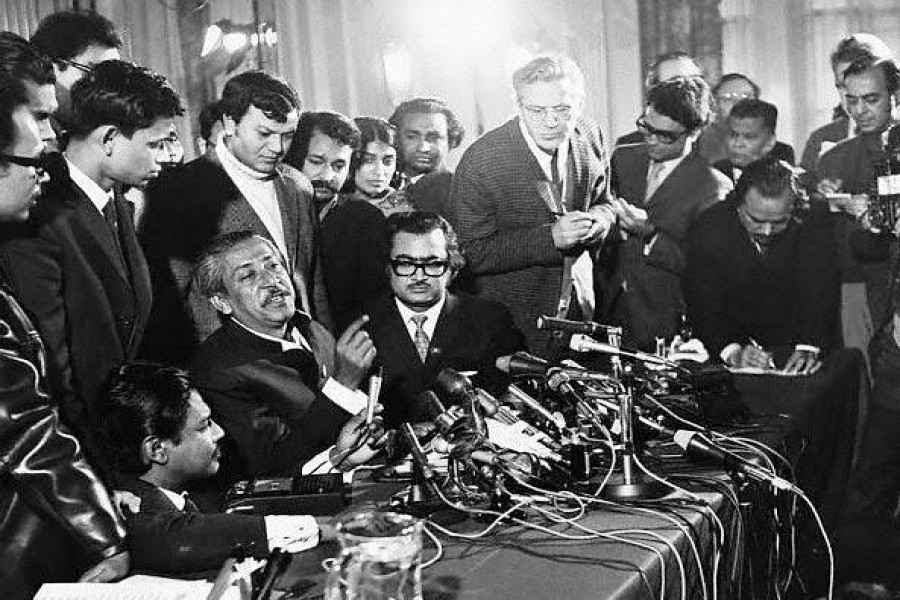 Sheikh Mujibur Rahman at the London press conference talking to the world media after his release from Pakistani prison (January 08, 1972)