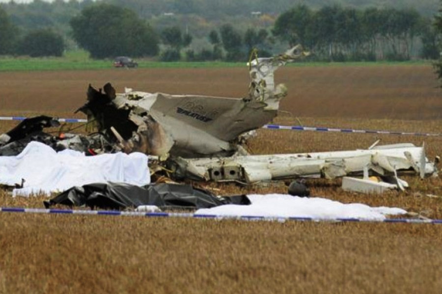 Two die in plane crash in Chile