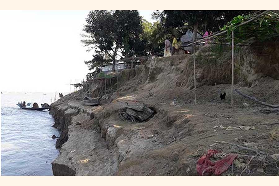 Erosion by the Dhanu river under Khaliajuri upazila of Netrakona district takes a serious turn	— FE Photo