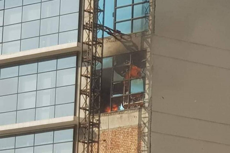Fire breaks out at DR Tower in Paltan