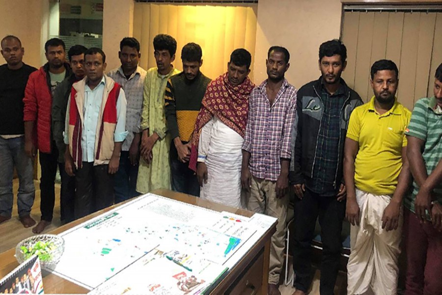 12 arrested for gambling in Chattogram