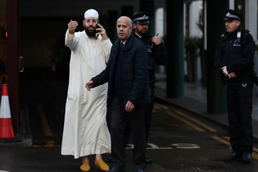 Man arrested after muezzin  stabbed inside UK mosque   