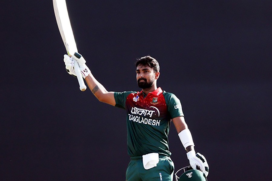 Liton's century puts Bangladesh on top against Zimbabwe