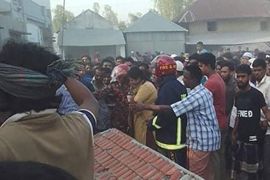 Four die in Sirajganj collage gate collapse