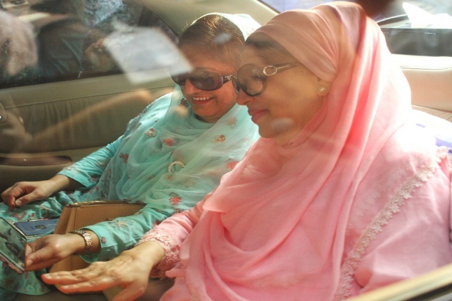 Khaleda reaches Gulshan residence