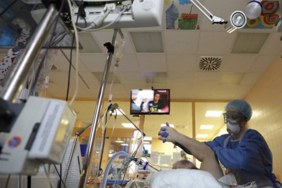 Amid pandemic, Prague hospital’s intensive care ward is still half-full