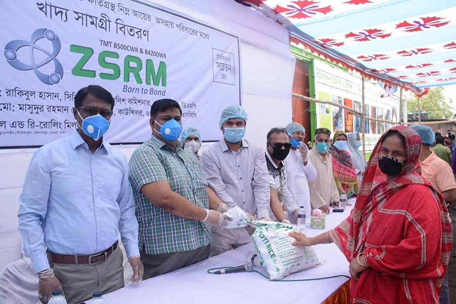 ZSRM distributes food among poor people