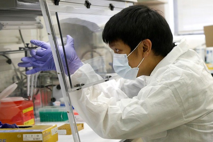 A scientist works in a lab testing COVID-19 samples at New York City’s health department, during the outbreak of the coronavirus disease (COVID-19) in New York City, New York US on April 23, 2020 — Reuters photo