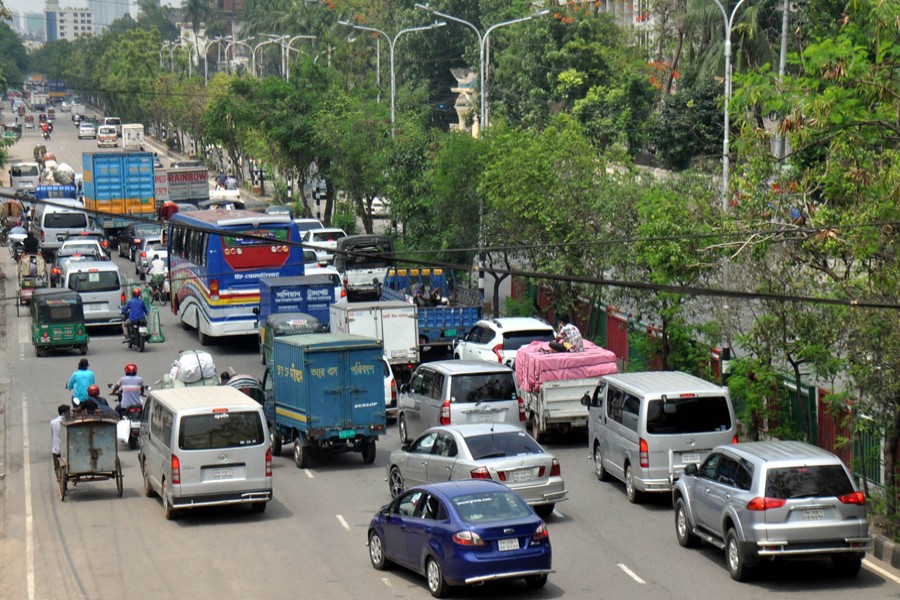 Defying the nationwide shutdown over coronavirus outbreak, vehicles in large number make their way down Tajgaon Road in the city on Sunday — Focus Bangla photo