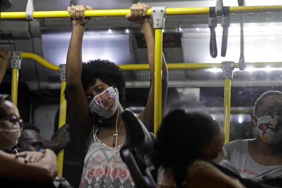 Passengers wearing protective face masks travel on a public bus during the coronavirus disease (COVID-19) outbreak, in Rio de Janeiro, Brazil on April 29, 2020 — Reuters photo